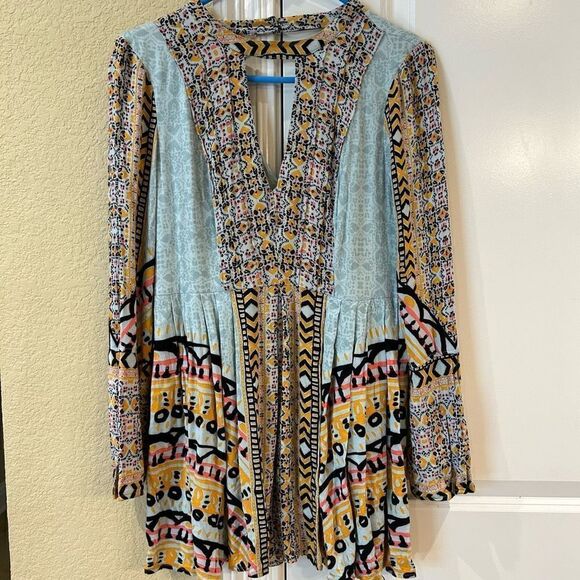 Free People Tegan Border Print Bell Sleeves Mini Dress Tunic size 4 - Picture 1 of 11
